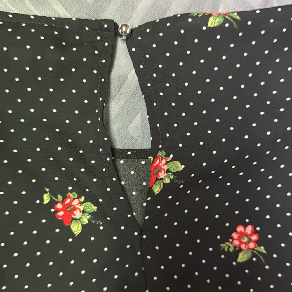 Patterned top - Picture 3 of 6